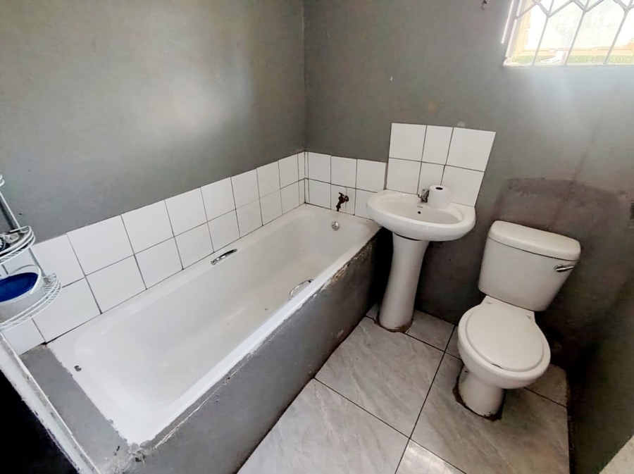 2 Bedroom Property for Sale in Mdantsane Nu 1 Eastern Cape